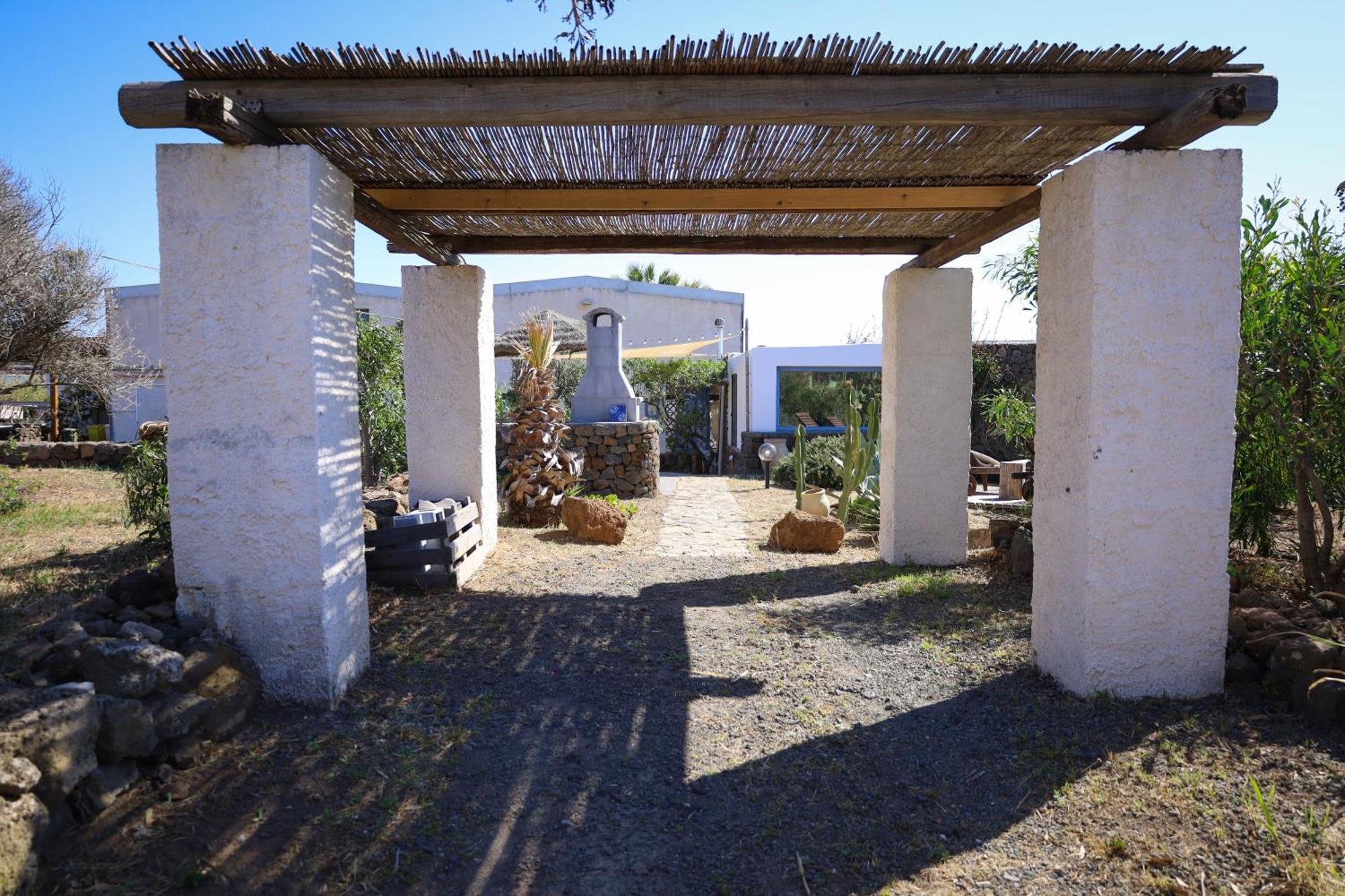 Casetta Il Mandorlo Pantelleria Bagian luar foto